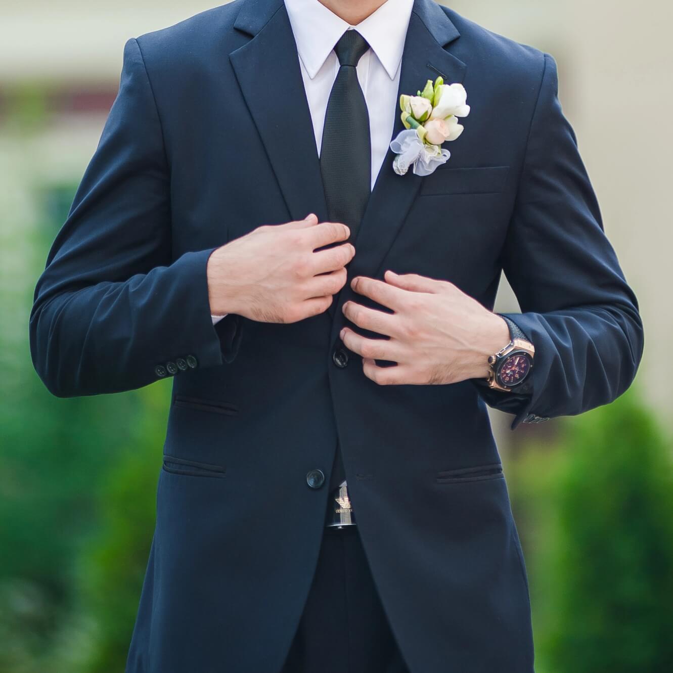 Beach Wedding Attire for Men: Dress for Ocean-Side Nuptials