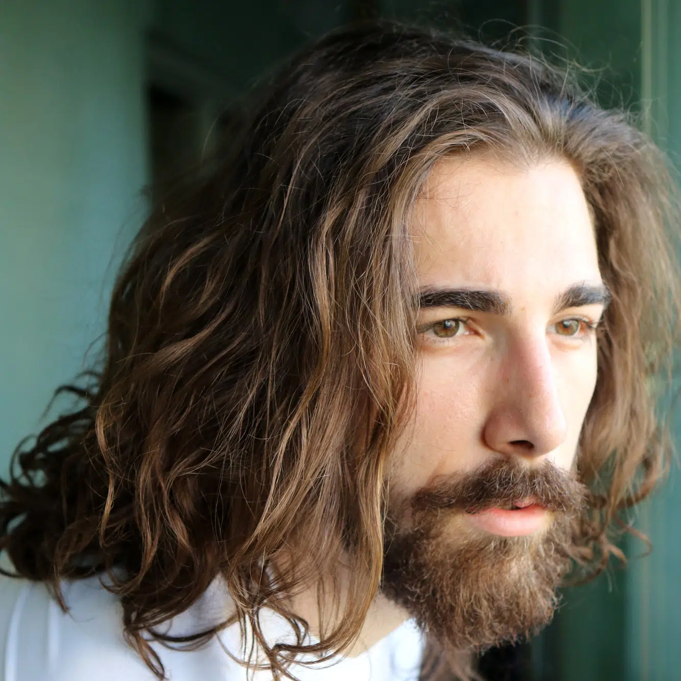 9 Wonderful Wavy Hairstyles for Men